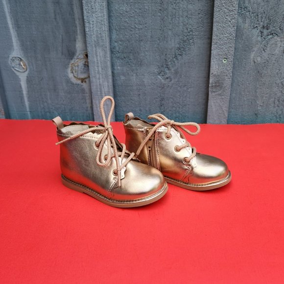 Gap Gold Hi Top Toddler Shoes Size 7 Never Worn - Picture 4 of 6